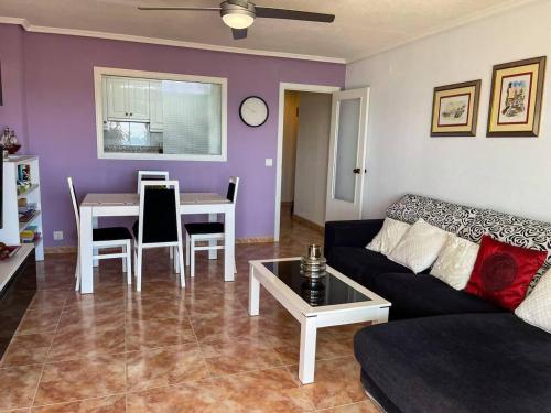 Khu vực ghế ngồi tại Apartamento en Primera Línea de playa