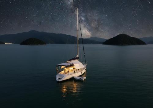 Pernoite e Passeio no Veleiro Catavento em Paraty