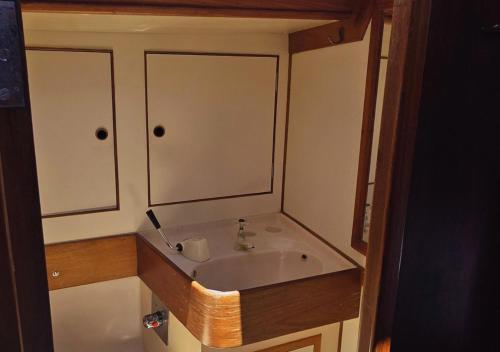 Ảnh trong thư viện ảnh của Pernoite e Passeio no Veleiro Catavento em Paraty ở Paraty