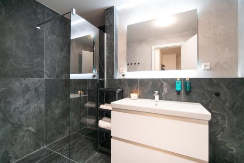 Koupelna v ubytování New Modern Home-Projector-Nespresso-View-Balcony