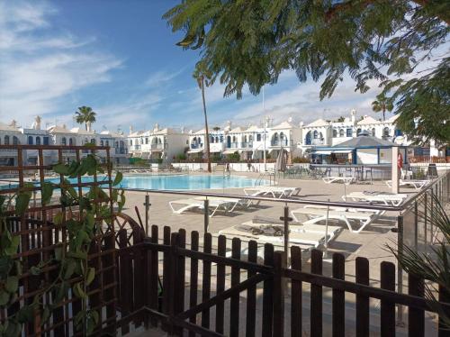 Isla Home Pool View