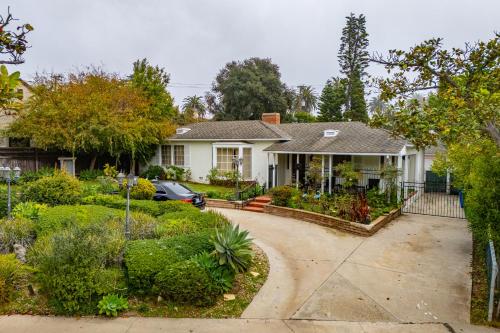 a house with a garden in front of it at Beautiful Location By The Beach in Los Angeles