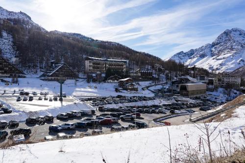 Cervinia - Appartamento ristrutturato vicino alle piste da sci, fino a 6 posti letto photo 2