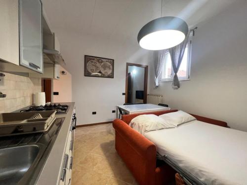 2 Bedrooms near Yellow Metro Station, Wifi, AC by Kibilù Affitti Brevi