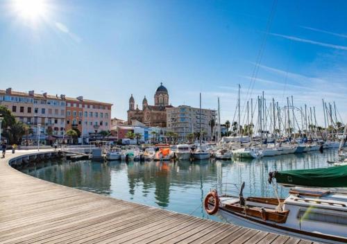 Port-Fréjus T2 Cosy, Plages & Base Nature, Parking