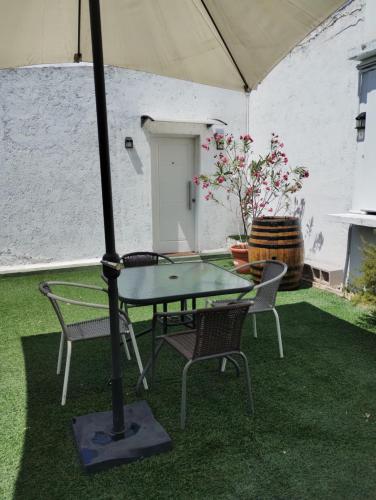 Ảnh trong thư viện ảnh của LA BARRICA ESTUDIO, Departamento funcional y acogedor con CHECK IN AUTONOMO, en Mendoza Capital Centrico, con hermosa terraza para disfrutar! ở Mendoza