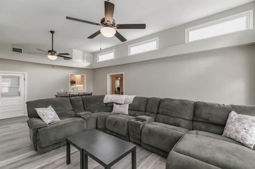 Foto dalla galleria di Central Melb Accessible 5bd 3ba Pool Sleeps 14 a Melbourne