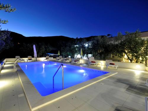 Holiday Home Villa Rimac in Kastel Stafilic mit Garten- Grill by Interhome