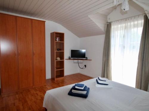Apartment Wohnung in Bol by Interhome