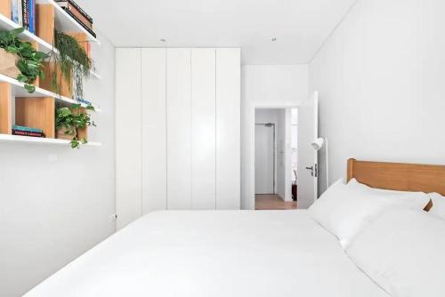 Bright Design Apartment with Spacious Balcony