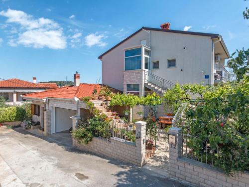 Apartment Apartman Oliva by Interhome