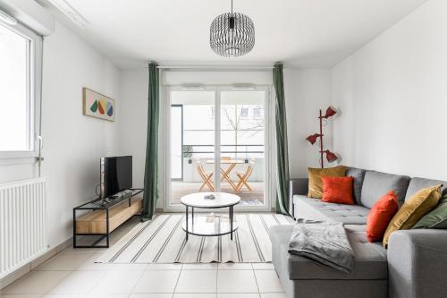NOUVEAU ! Appartement 2 chambres, parking, proche tramway et métro, terrasse