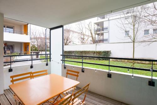 NOUVEAU ! Appartement 2 chambres, parking, proche tramway et métro, terrasse
