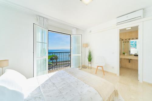 Kosta Homes - House With Sea View and Game Room