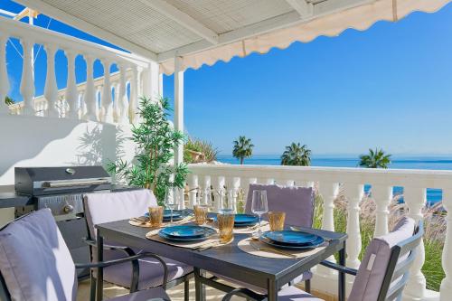Kosta Homes - House With Sea View and Game Room