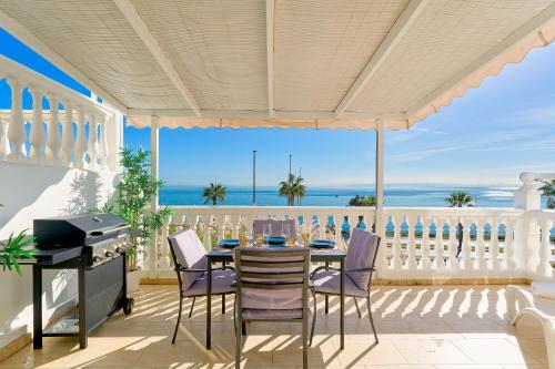 Kosta Homes - House With Sea View and Game Room