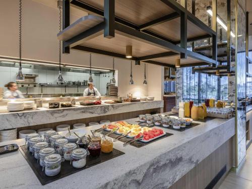 Jídlo v hotelu nebo okolí