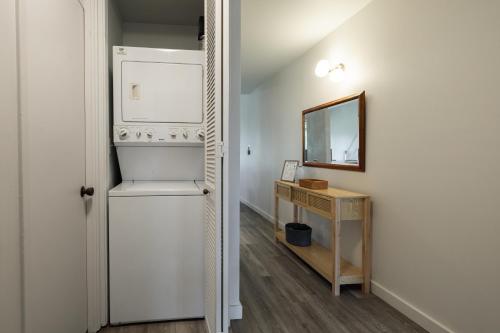 Kuchyň nebo kuchyňský kout v ubytování Kuilima West 101 condo