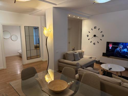 Proper Apartment 1