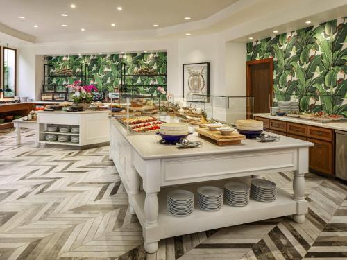 Đồ ăn tại/gần resort