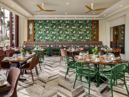 Khu vực ghế ngồi tại Fairmont Kea Lani, Maui