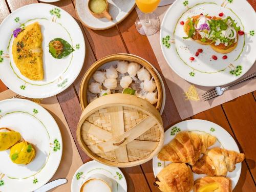 Jídlo v hotelu nebo okolí