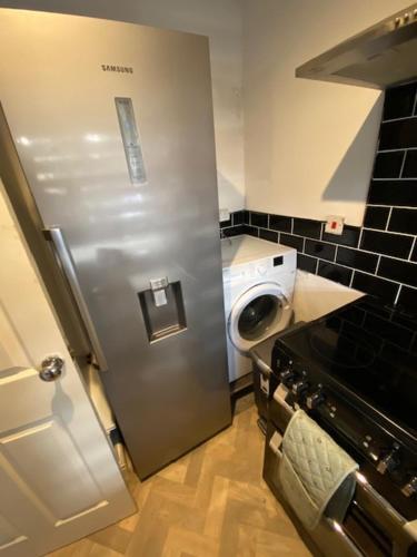 Et badeværelse på Two bedrooms house in Northampton