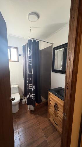 Et badeværelse på Cabañas olmue