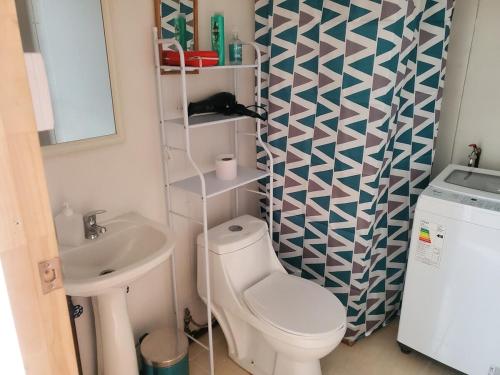 Ένα μπάνιο στο Mini cabaña acogedora en entorno natural