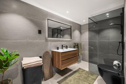 Et badeværelse på Grand Junior Suite