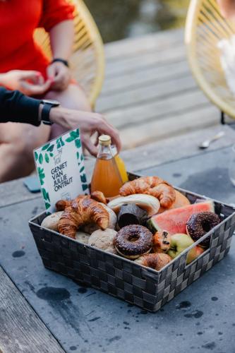 Jídlo v luxury tent nebo okolí