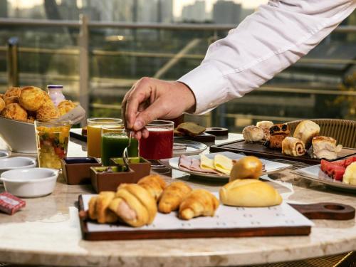 Mad på hotellet eller i nærheden