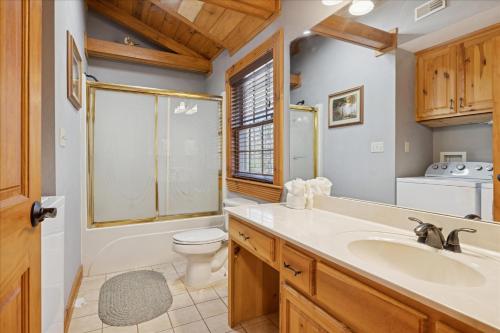 Et badeværelse på Black Bearry Hill by Beyond Expectations