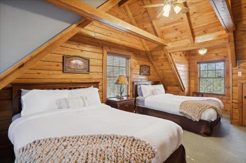 En eller flere senge i et værelse på Black Bearry Hill by Beyond Expectations