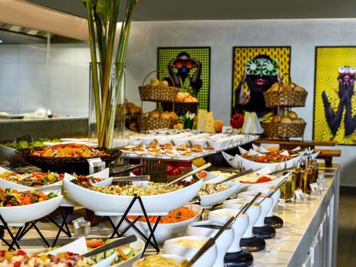 Eten bij of ergens in de buurt van het hotel

