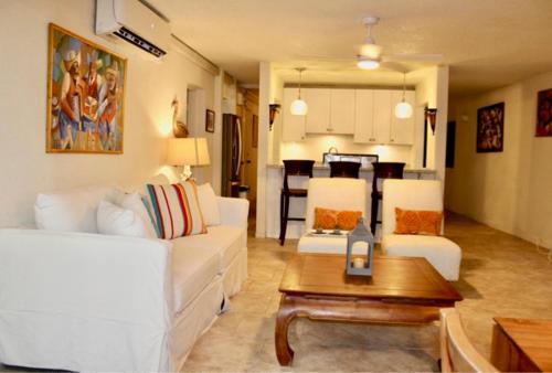 Et opholdsområde på Coco Palms Beach Condominium