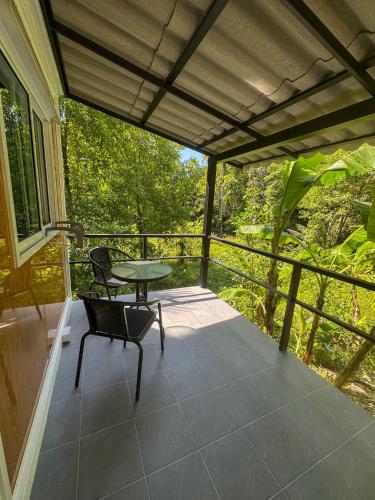 Φωτογραφία από το άλμπουμ του Moon Jungle Bungalows σε Ban Madua Wan