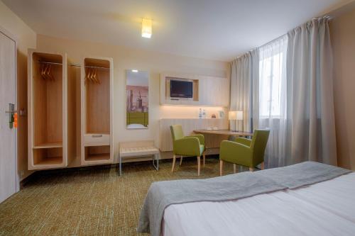  Hotel Reytan -  Chambre  photo :   Tea/Coffee maker    Telephone    Air conditioning                           