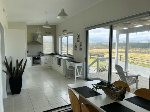 Ảnh trong thư viện ảnh của Kai Iwi Lakes - The Shores Lakefront Retreat ở Omamari