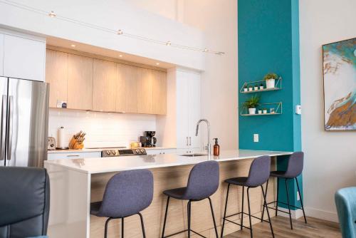 Η κουζίνα ή μικρή κουζίνα στο 407 - Luxury Condo - Incredible View & Pool