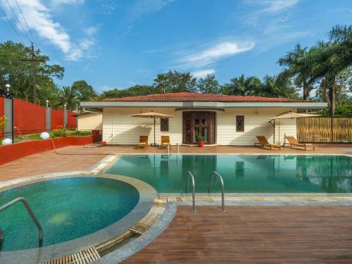 Swimmingpoolen hos eller tæt på The Hosteller Bam Coorg