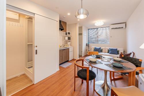 Køkken eller tekøkken på KAKURE Yahiro 3-Chome New 2LDK House,Washer-Dryer & Free Parking,1 Stop to Skytree