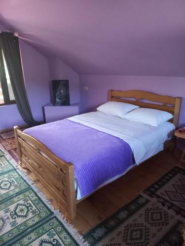 En eller flere senge i et værelse på Sakartvelo Soul