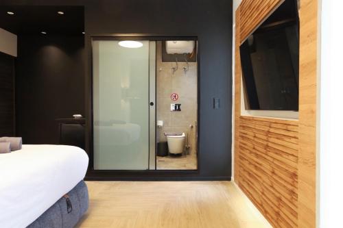 Studios 21 SKG