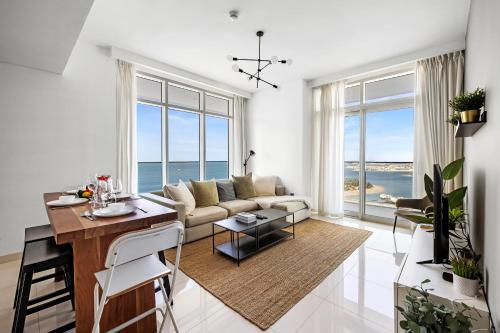2BR Beachfront Retreat with Palm and Dubai Eye Views