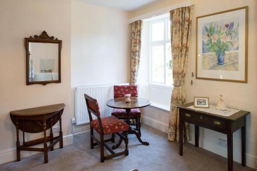 Ruang duduk di Lower Wythall B&B