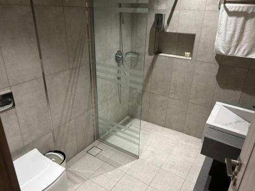 Phòng tắm tại قمرة قباء Quba moon4