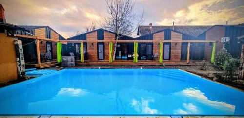 Swimmingpoolen hos eller tæt på Villa Magnat