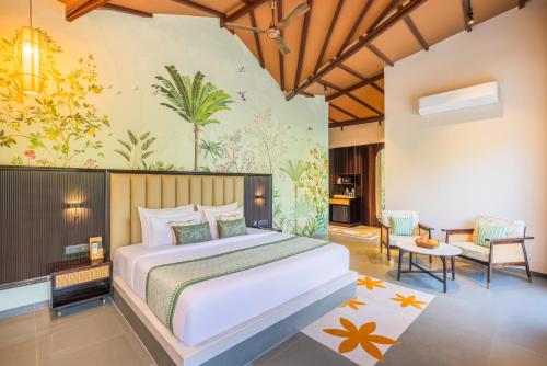 En eller flere senge i et værelse på The Forest Chapter by Sayaji, Jawai