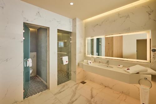Et badeværelse på Hotel Saint Georges Beirut